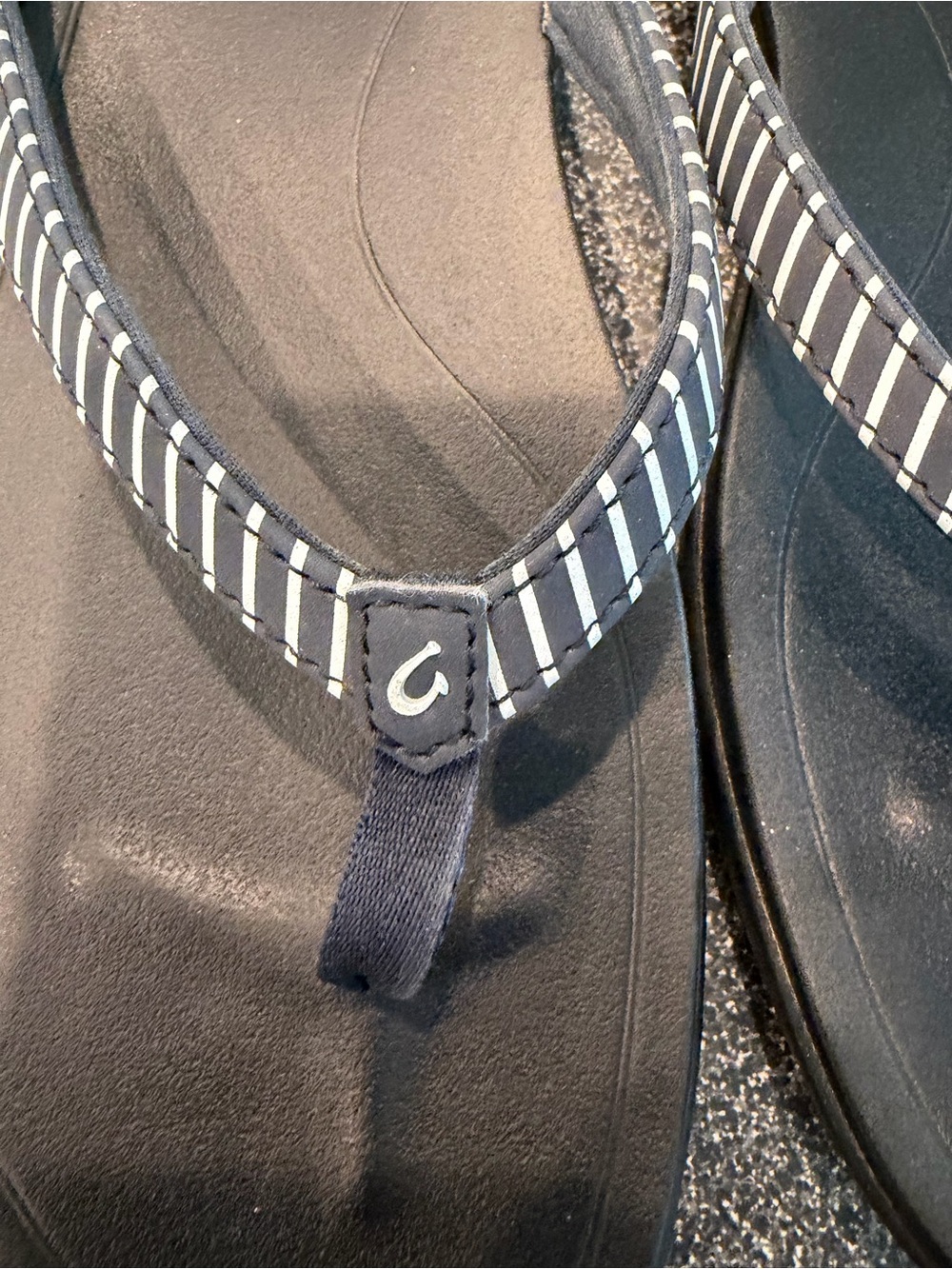 Olukai Flip Flop Sandals with Navy & White Striped Straps 10 - Picture 2 of 4